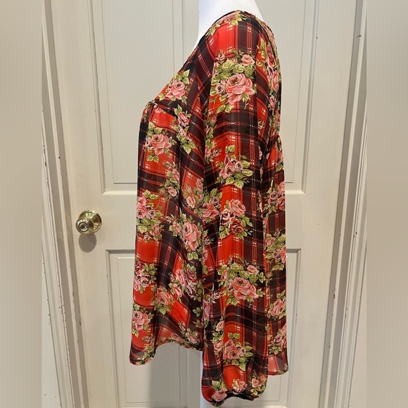 Timing Floral Blouse Size Medium - Picture 2 of 4